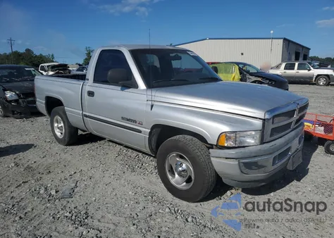 2001 Dodge Ram 1500 z USA, uszkodzony, nr VIN 1B7HC16Y31S197524